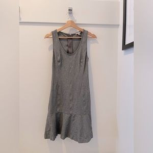Banana Republic gray drop waist dress with ruffle bottom in size 4
